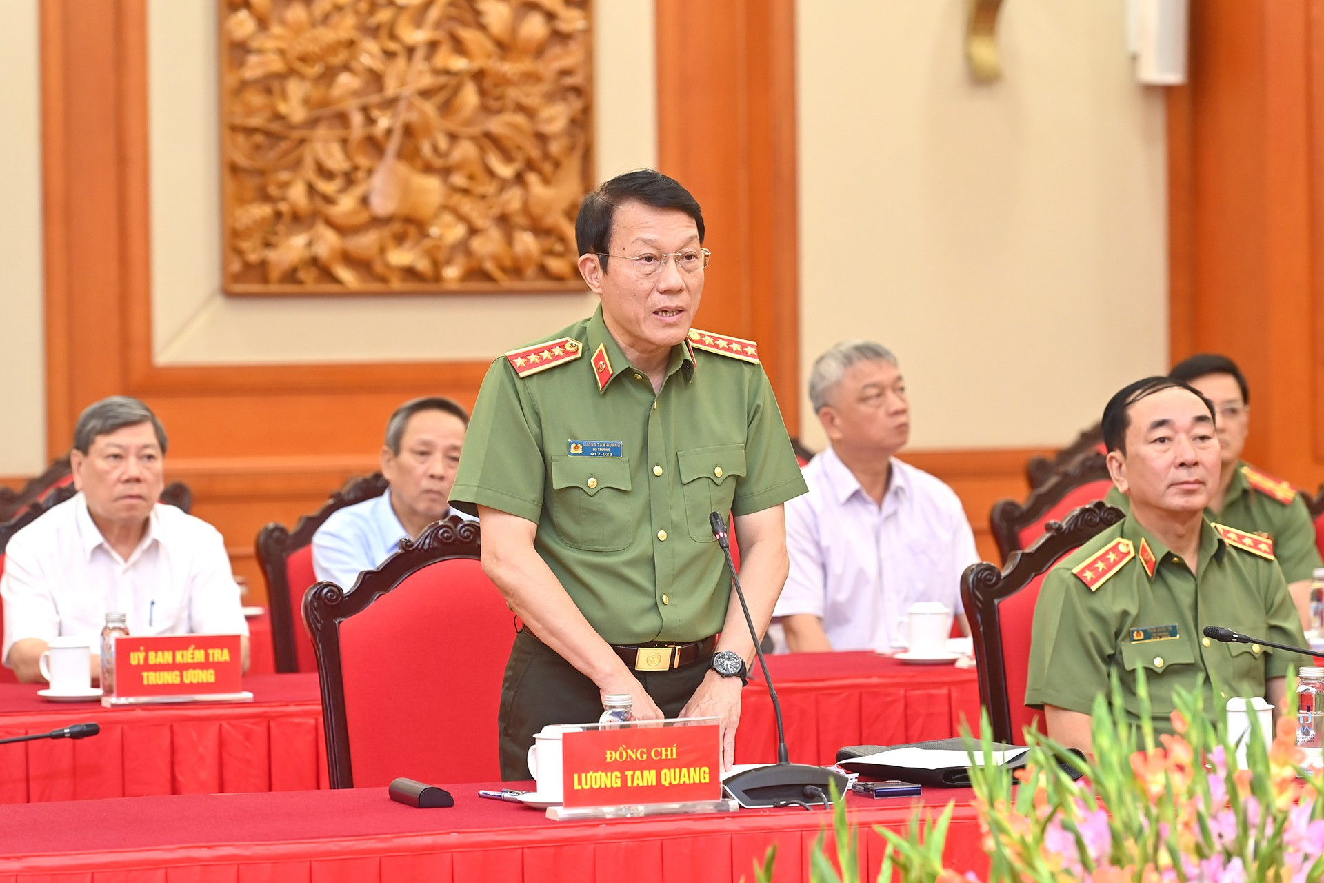 Tổng Bí thư Tô Lâm chủ trì cuộc làm việc của Bộ Chính trị với Ban Thường vụ Đảng ủy Công an Trung ương- Ảnh 7. Tổng Bí thư Tô Lâm chủ trì cuộc làm việc của Bộ Chính trị với Ban Thường vụ Đảng ủy Công an Trung ương- Ảnh 7.