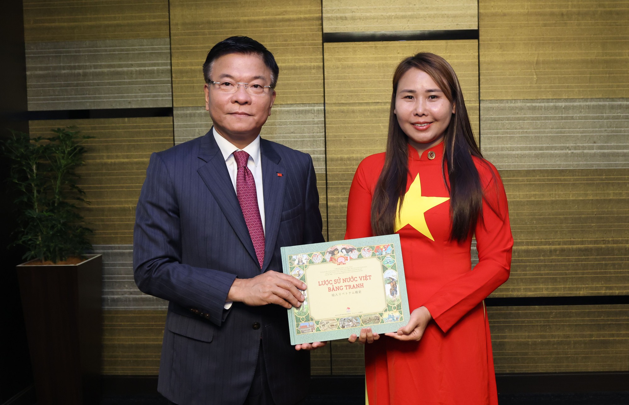 Phó Thủ tướng Lê Thành Long gặp mặt Cộng đồng người Việt Nam tại Kansai- Ảnh 2.