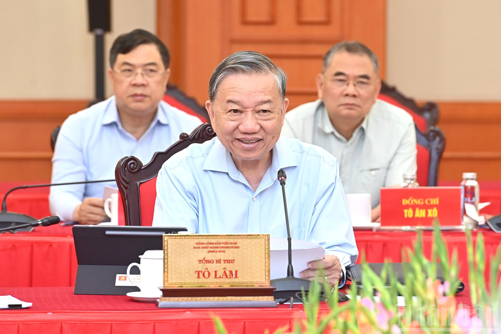 Tổng Bí thư Tô Lâm chủ trì cuộc làm việc của Bộ Chính trị với Ban Thường vụ Đảng ủy Công an Trung ương- Ảnh 2. Tổng Bí thư Tô Lâm chủ trì cuộc làm việc của Bộ Chính trị với Ban Thường vụ Đảng ủy Công an Trung ương- Ảnh 2.