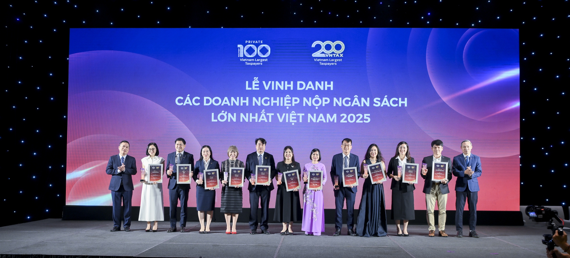 Vinh danh doanh nghiệp nộp thuế lớn nhất vào năm 2025- Ảnh 2. Vinh danh doanh nghiệp nộp thuế lớn nhất vào năm 2025- Ảnh 2.