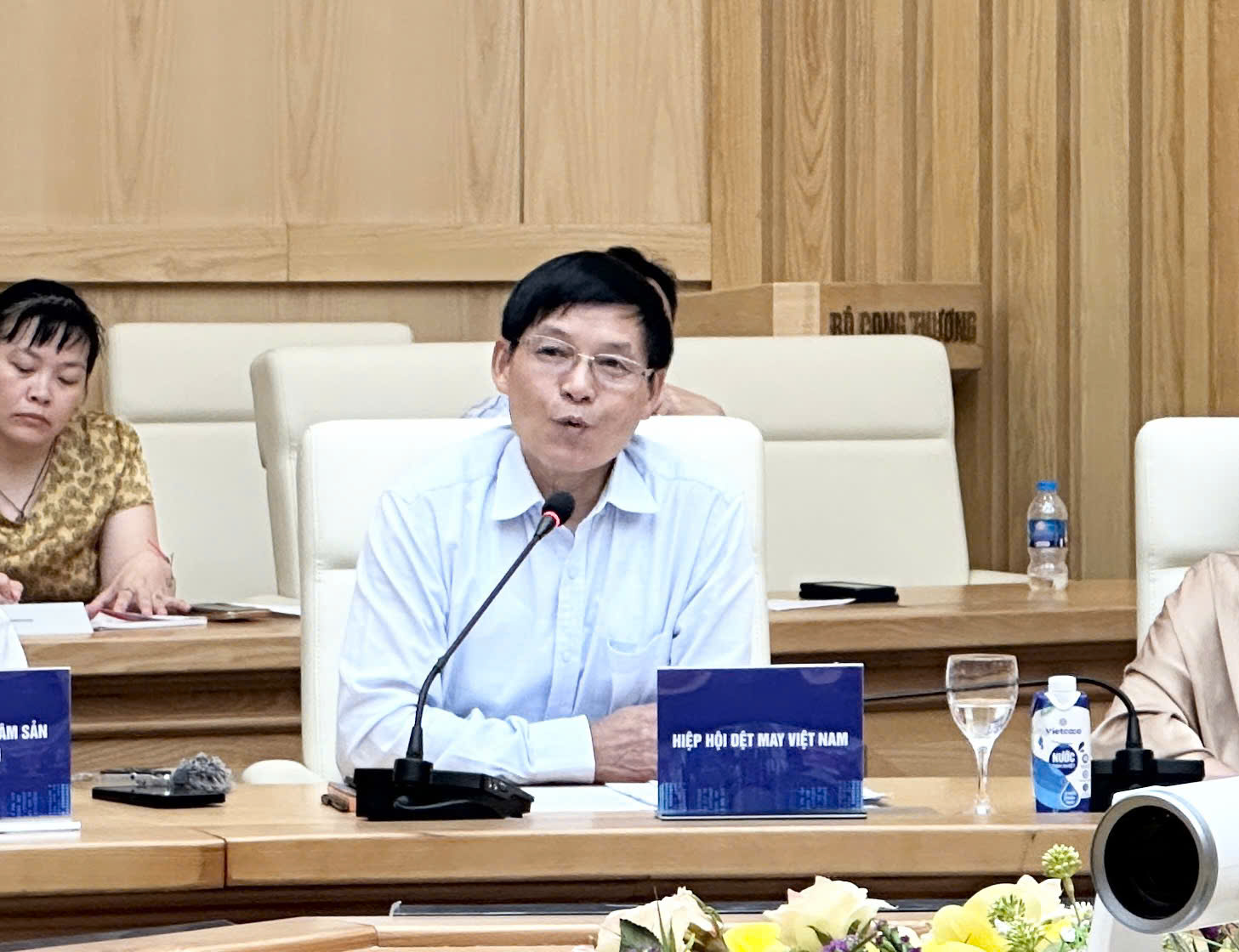 Dệt may, da giày trước thách thức thuế quan và chi phí cạnh tranh mới- Ảnh 1. Dệt may, da giày trước thách thức thuế quan và chi phí cạnh tranh mới- Ảnh 1.