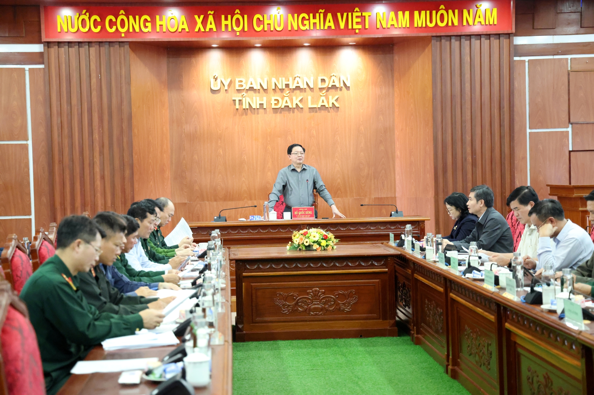 Hoàn thành dứt điểm "Chiến dịch Quang Trung", ổn định đời sống người dân vùng mưa lũ- Ảnh 7.