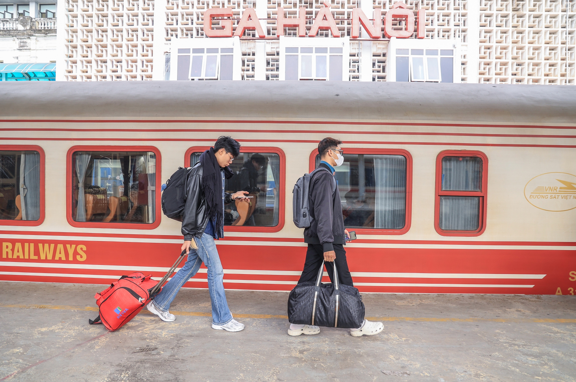 Không để hành khách thiếu phương tiện, chậm về quê đón Tết- Ảnh 3. Không để hành khách thiếu phương tiện, chậm về quê đón Tết- Ảnh 3.