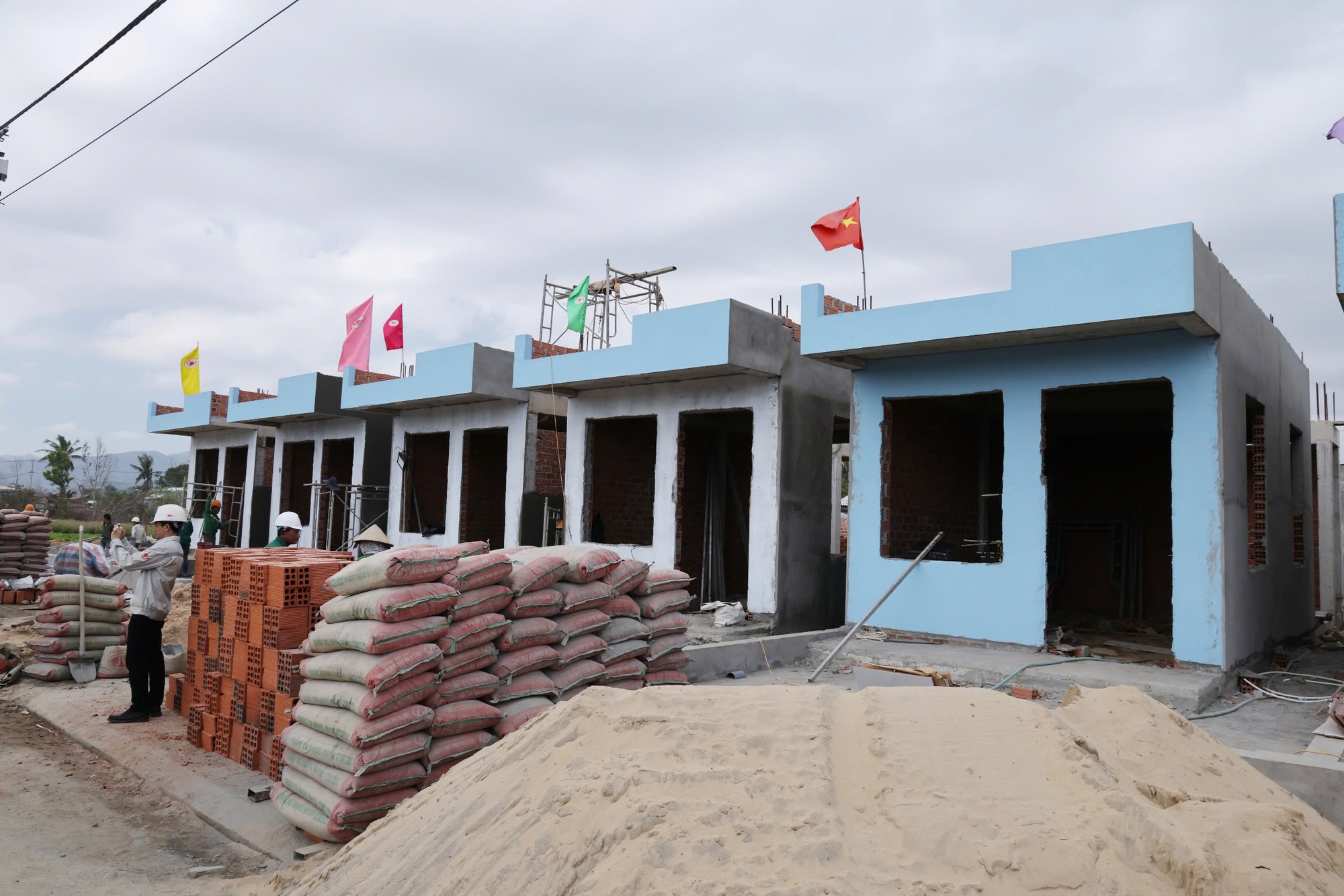 Hoàn thành dứt điểm xây dựng nhà ở cho người dân Gia Lai trước 15/1, không để ai thiếu chỗ ở- Ảnh 9.