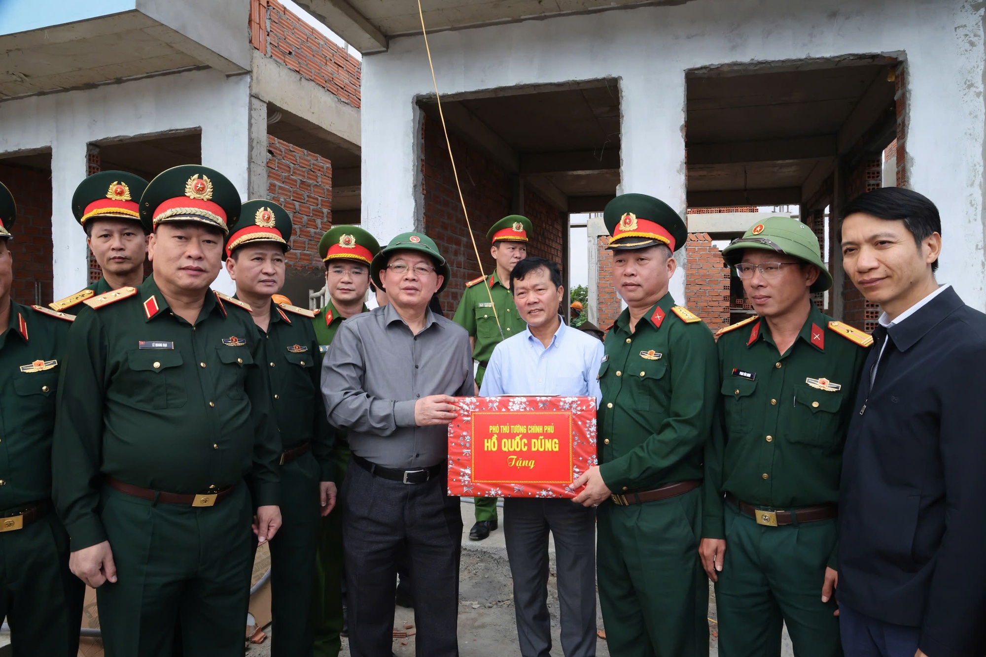 Hoàn thành dứt điểm xây dựng nhà ở cho người dân Gia Lai trước 15/1, không để ai thiếu chỗ ở- Ảnh 5.