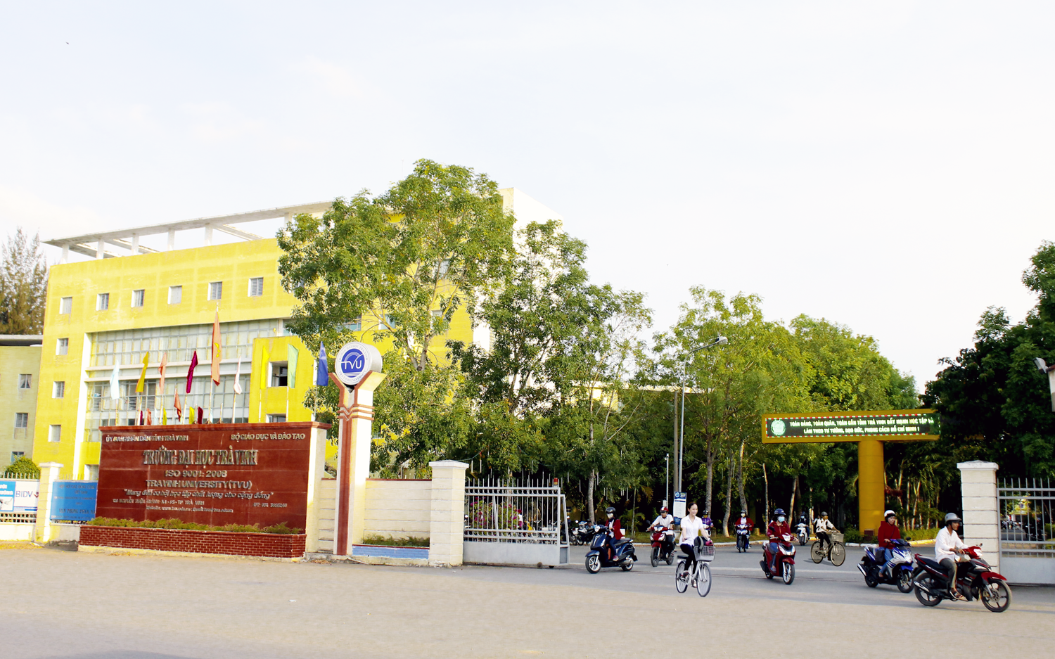 Chuyển Trường Đại học Trà Vinh thành Đại học Trà Vinh