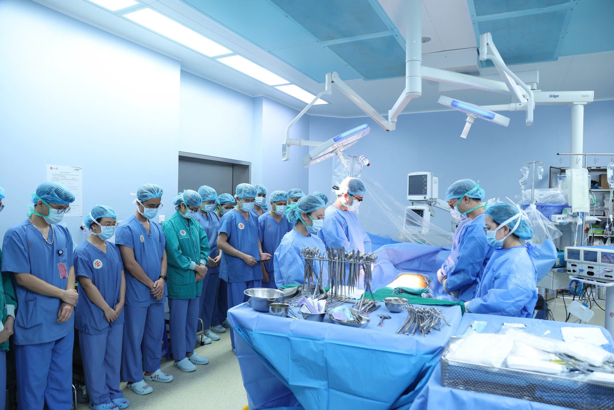 'Thắp sáng' nhiều cuộc đời từ nghĩa cử cao đẹp của nữ nhân viên y tế- Ảnh 1. 'Thắp sáng' nhiều cuộc đời từ nghĩa cử cao đẹp của nữ nhân viên y tế- Ảnh 1.