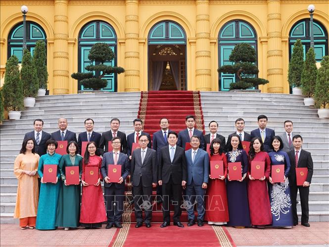 Chủ tịch nước Lương Cường trao quyết định bổ nhiệm Đại sứ Việt Nam tại nước ngoài- Ảnh 1.