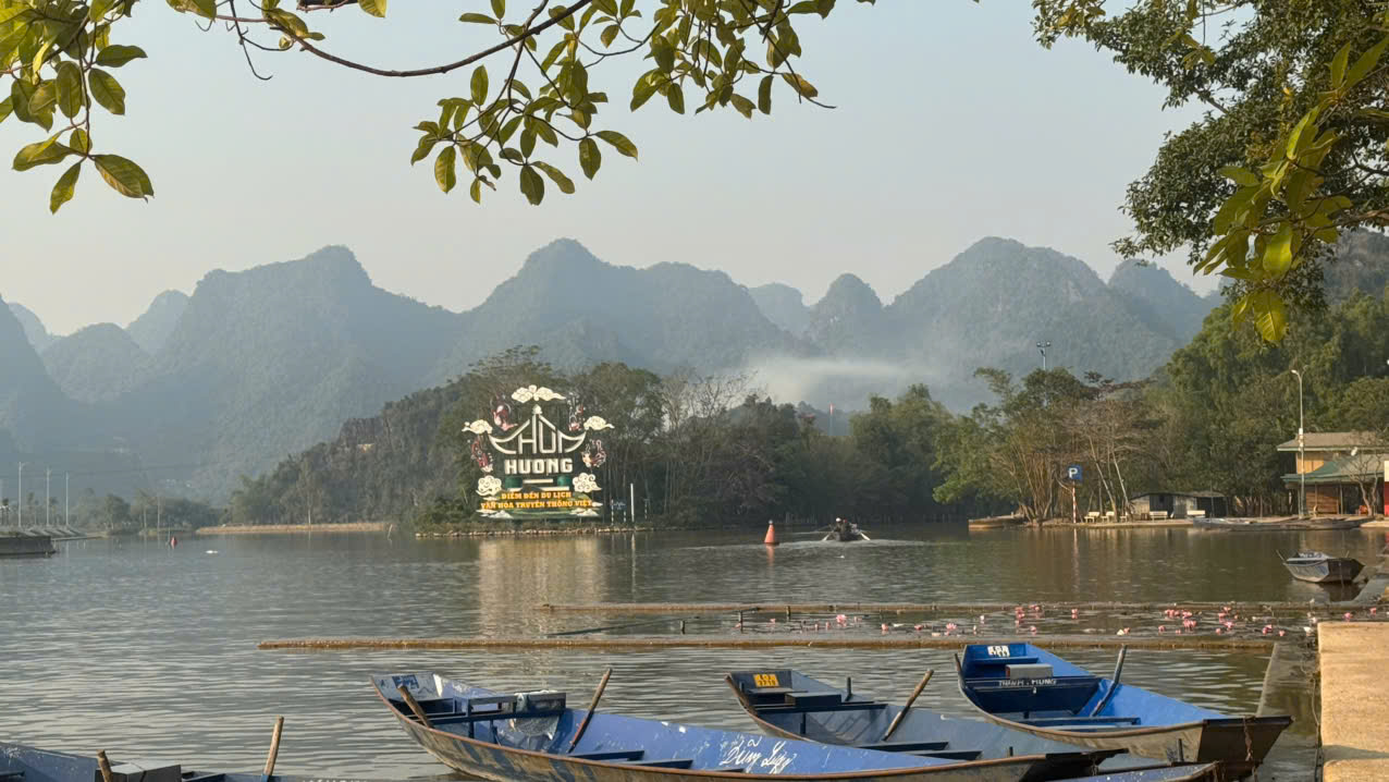 Camera AI sẽ lắp đặt tại chùa Hương để giám sát an ninh, trật tự, văn minh lễ hội- Ảnh 1.