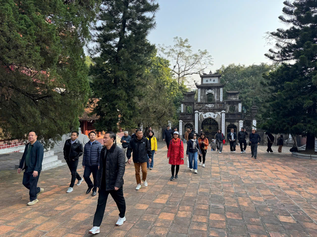 Camera AI sẽ lắp đặt tại chùa Hương để giám sát an ninh, trật tự, văn minh lễ hội- Ảnh 2.