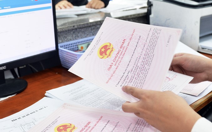 Đất tăng thêm do lấn chiếm, xử phạt trước khi xem xét cấp sổ