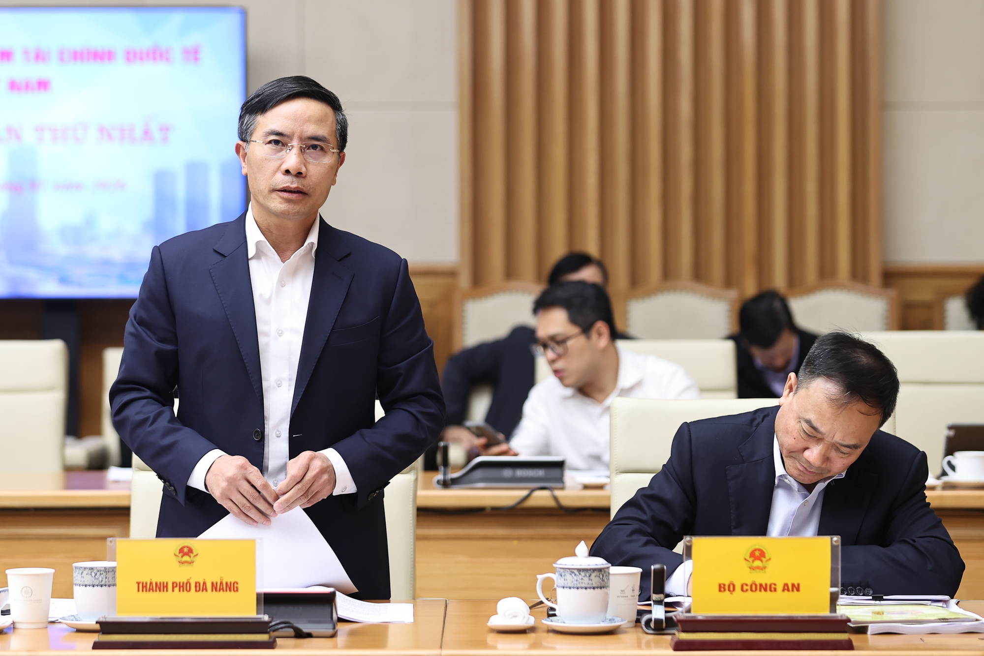 Tăng tốc triển khai Trung tâm tài chính quốc tế tại TPHCM và Đà Nẵng- Ảnh 3.