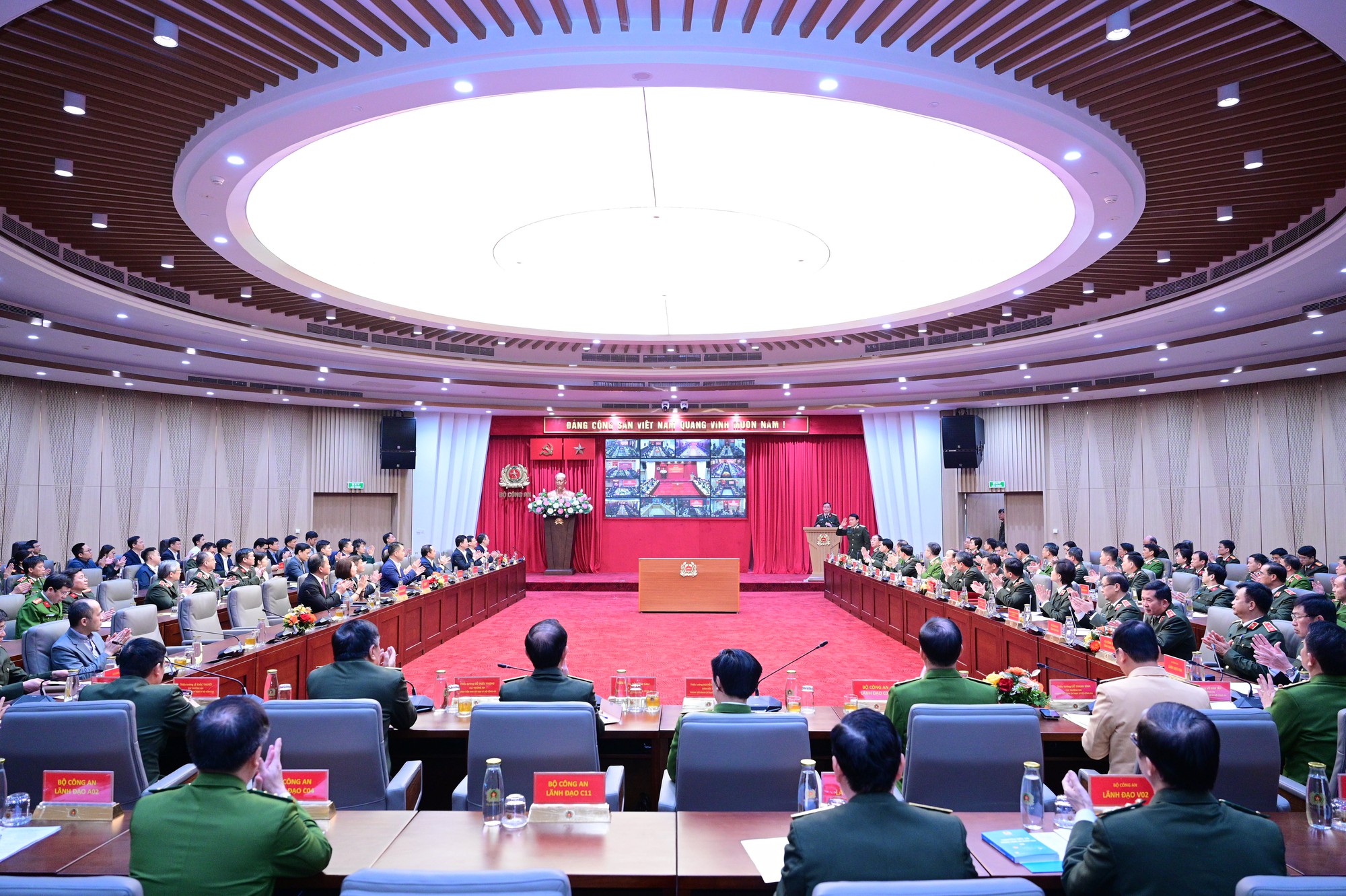 Giải quyết dứt điểm 6 điểm nghẽn về chuyển đổi số trong ngành công an- Ảnh 2.