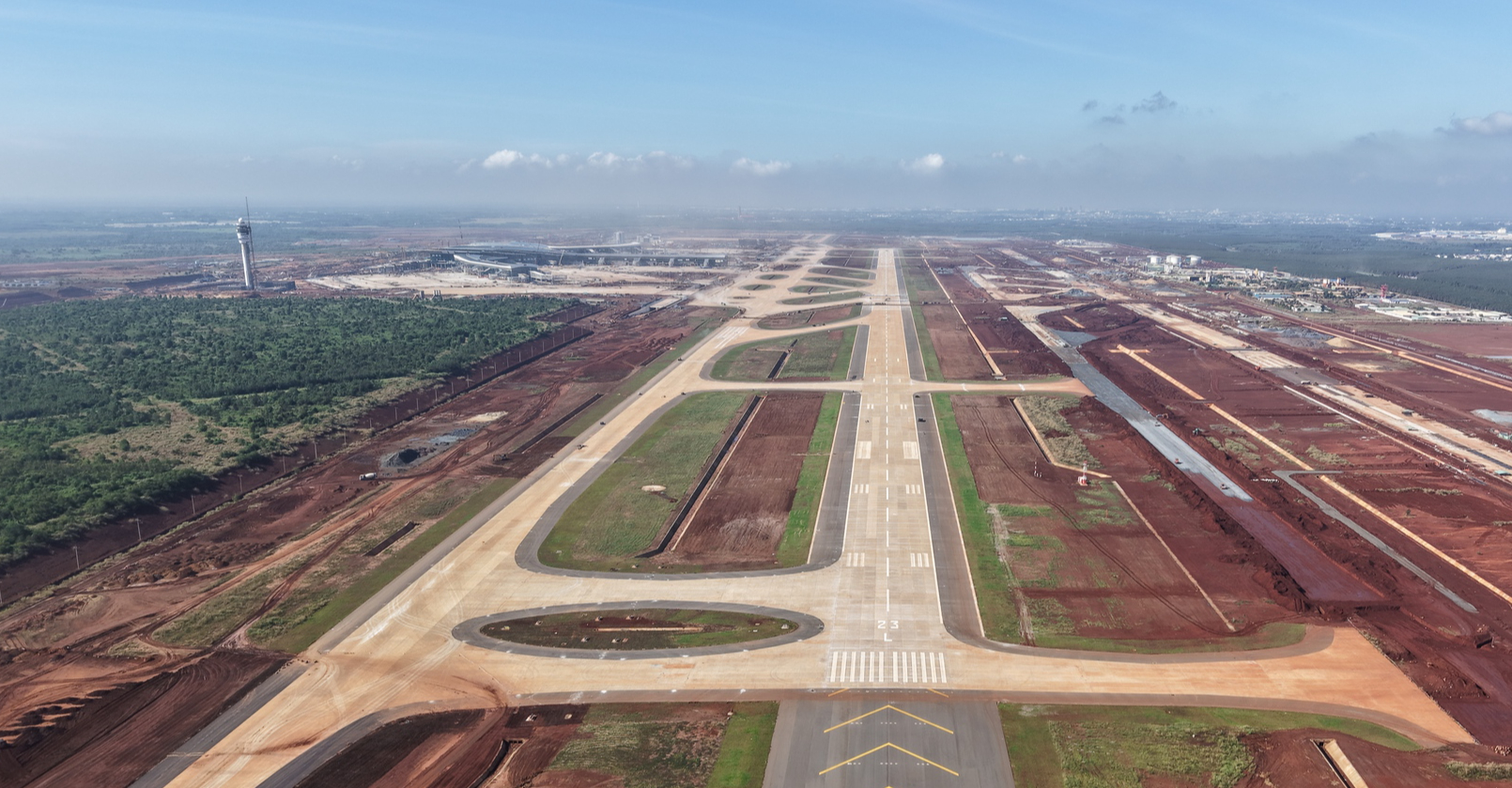 Huy động thêm nhân lực, đưa sân bay Long Thành khai thác thương mại ngay tháng 6/2026- Ảnh 1. Huy động thêm nhân lực, đưa sân bay Long Thành khai thác thương mại ngay tháng 6/2026- Ảnh 1.