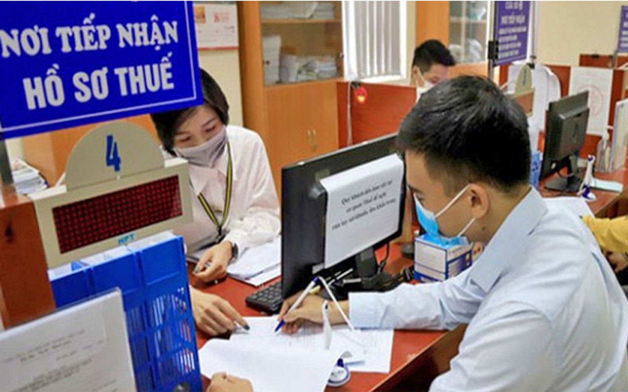 Không xử phạt chậm nộp hồ sơ khai thuế khi phải nộp lại do thay đổi kỳ tính thuế