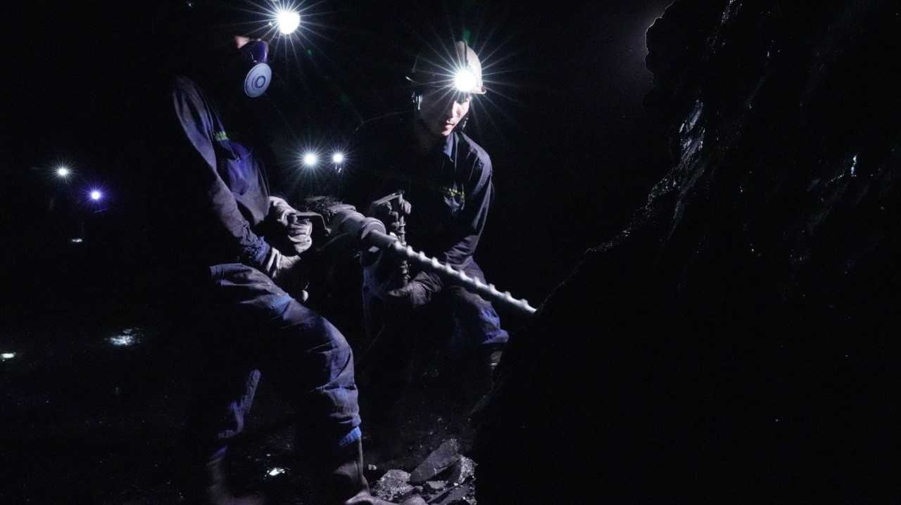 Hoàn thành vượt kế hoạch, TKV tăng tốc khai thác than ngay từ đầu năm mới- Ảnh 1.