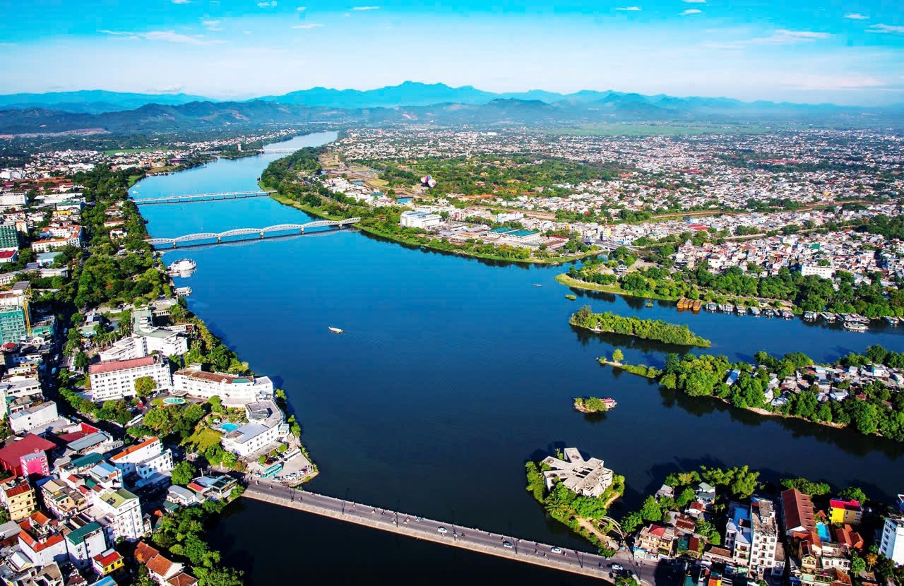 Thành phố Huế xây dựng đô thị di sản, trung tâm văn hóa-du lịch đặc sắc tầm cỡ quốc tế- Ảnh 4.