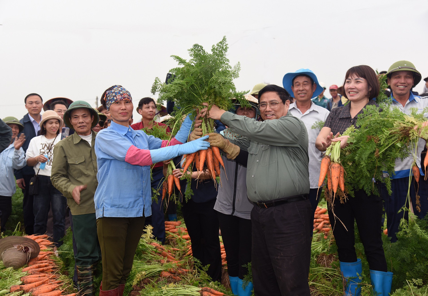 Phát huy vai trò, khơi dậy sức sáng tạo của giai cấp nông dân để xây dựng, phát triển đất nước trong kỷ nguyên mới- Ảnh 6.