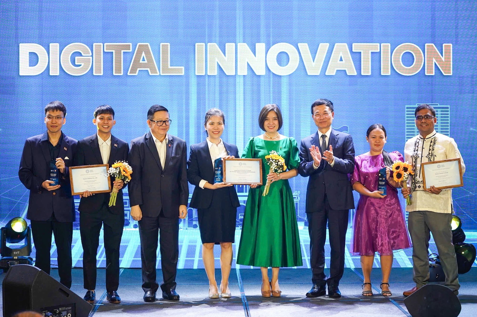 VCB Tablet giành Giải Vàng Đổi mới sáng tạo số tại ASEAN Digital Awards 2026- Ảnh 2.