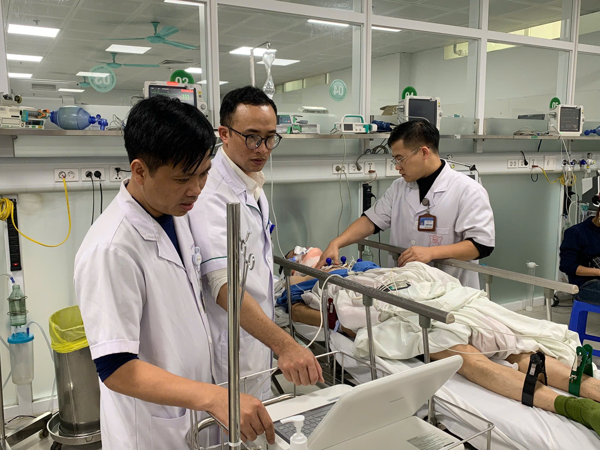 Năm 2025, Bệnh viện Hữu nghị Việt Đức thực hiện hơn 80 nghìn ca đại phẫu- Ảnh 1.