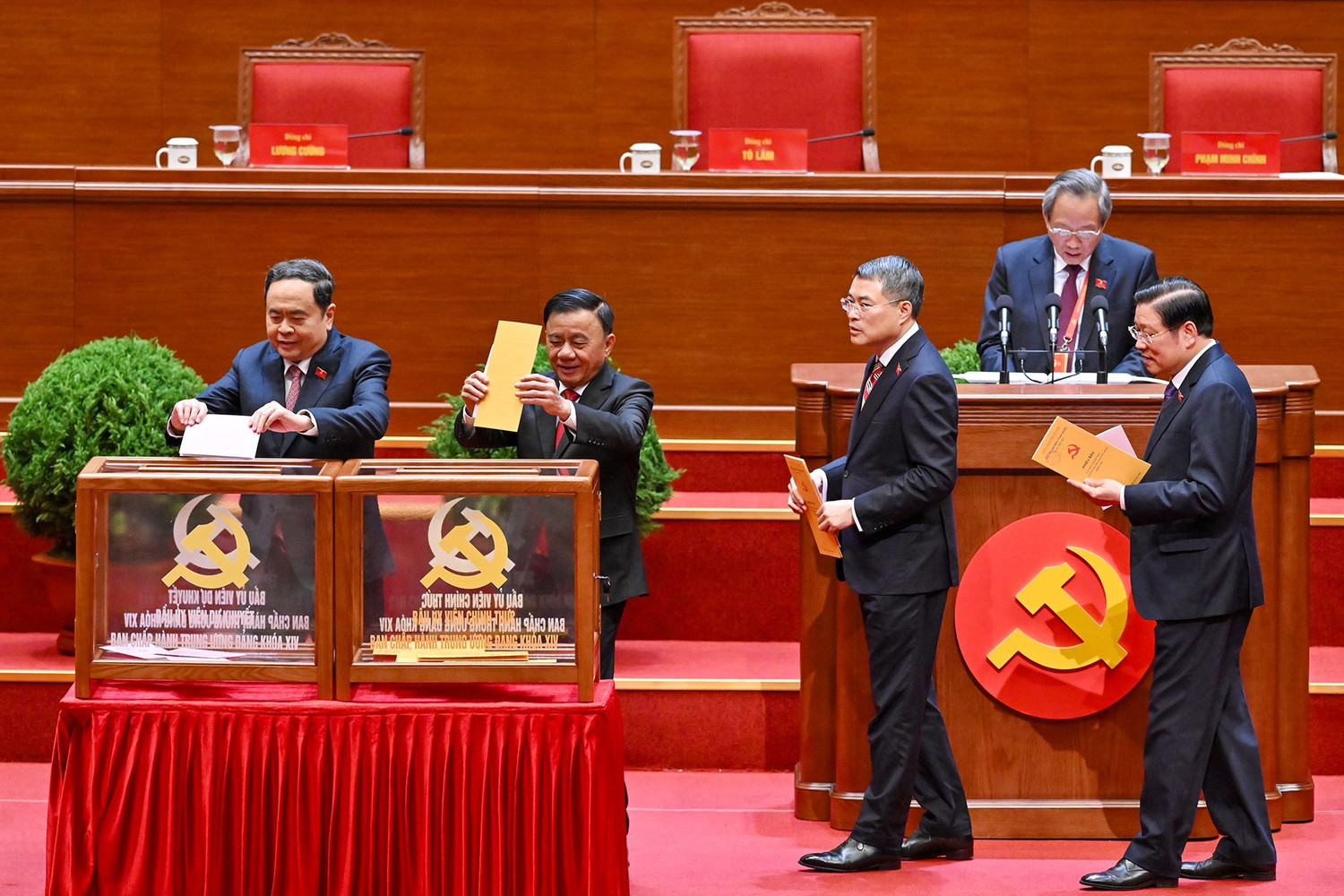 Quốc hội quyết tâm thể chế hóa Nghị quyết Đại hội XIV của Đảng -  đưa chủ trương của Đảng nhanh chóng đi vào cuộc sống- Ảnh 2.