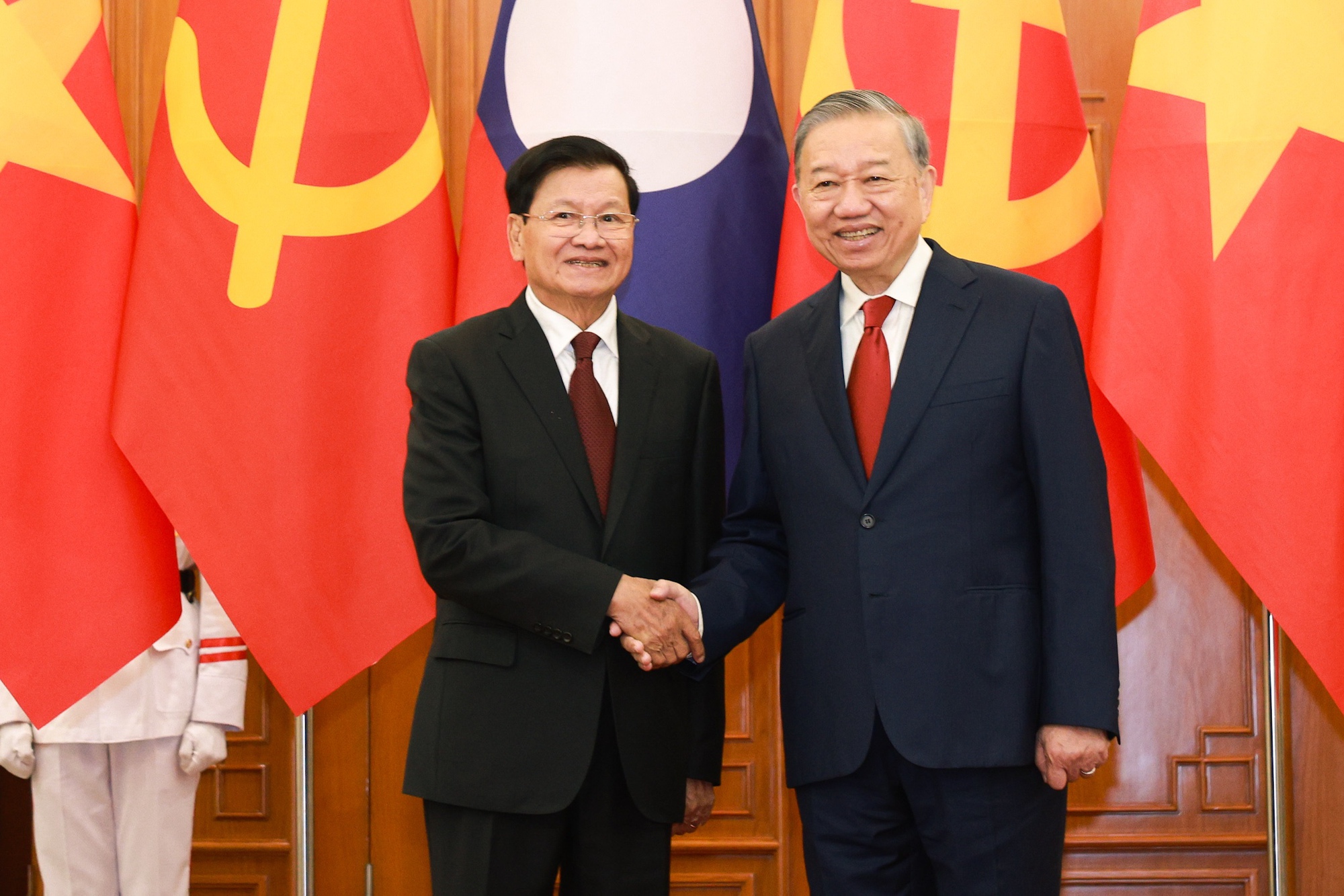 Củng cố nền tảng chính trị vững chắc, đưa quan hệ Việt - Lào ngày càng đi vào chiều sâu- Ảnh 1.