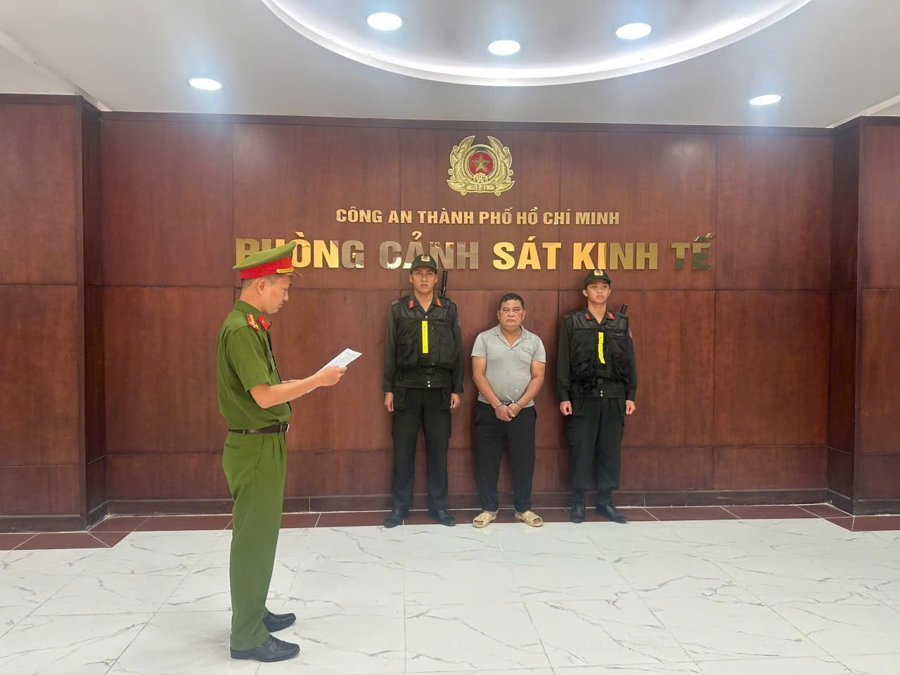 Triệt phá đường dây ngâm 3.000 tấn ốc bươu bằng hóa chất dùng trong xây dựng- Ảnh 1. Triệt phá đường dây ngâm 3.000 tấn ốc bươu bằng hóa chất dùng trong xây dựng- Ảnh 1.