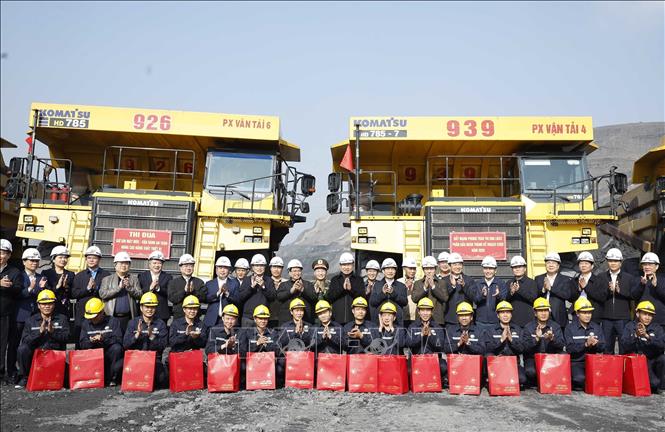 Tổng Bí thư Tô Lâm gặp mặt, chúc Tết công nhân ngành Than tại Quảng Ninh- Ảnh 7.