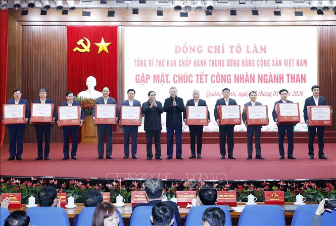 Tổng Bí thư Tô Lâm gặp mặt, chúc Tết công nhân ngành Than tại Quảng Ninh- Ảnh 4.