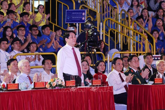 Lãnh đạo Đảng, Nhà nước dự cầu truyền hình kỷ niệm 85 năm Ngày Bác Hồ về nước trực tiếp lãnh đạo cách mạng Việt Nam- Ảnh 2. Lãnh đạo Đảng, Nhà nước dự cầu truyền hình kỷ niệm 85 năm Ngày Bác Hồ về nước trực tiếp lãnh đạo cách mạng Việt Nam- Ảnh 2.