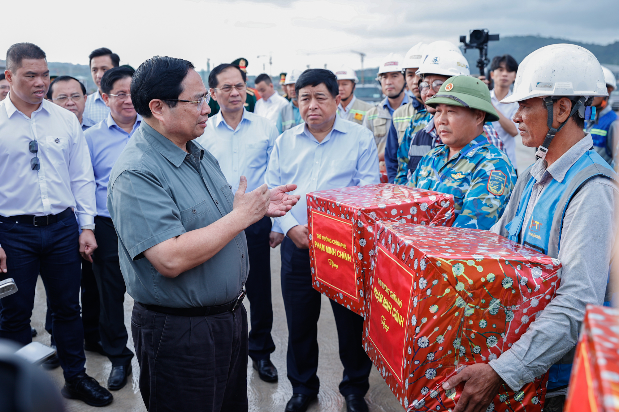 Thủ tướng: "Không lãng phí một ngày" trong triển khai các dự án phục vụ APEC tại Phú Quốc- Ảnh 5.