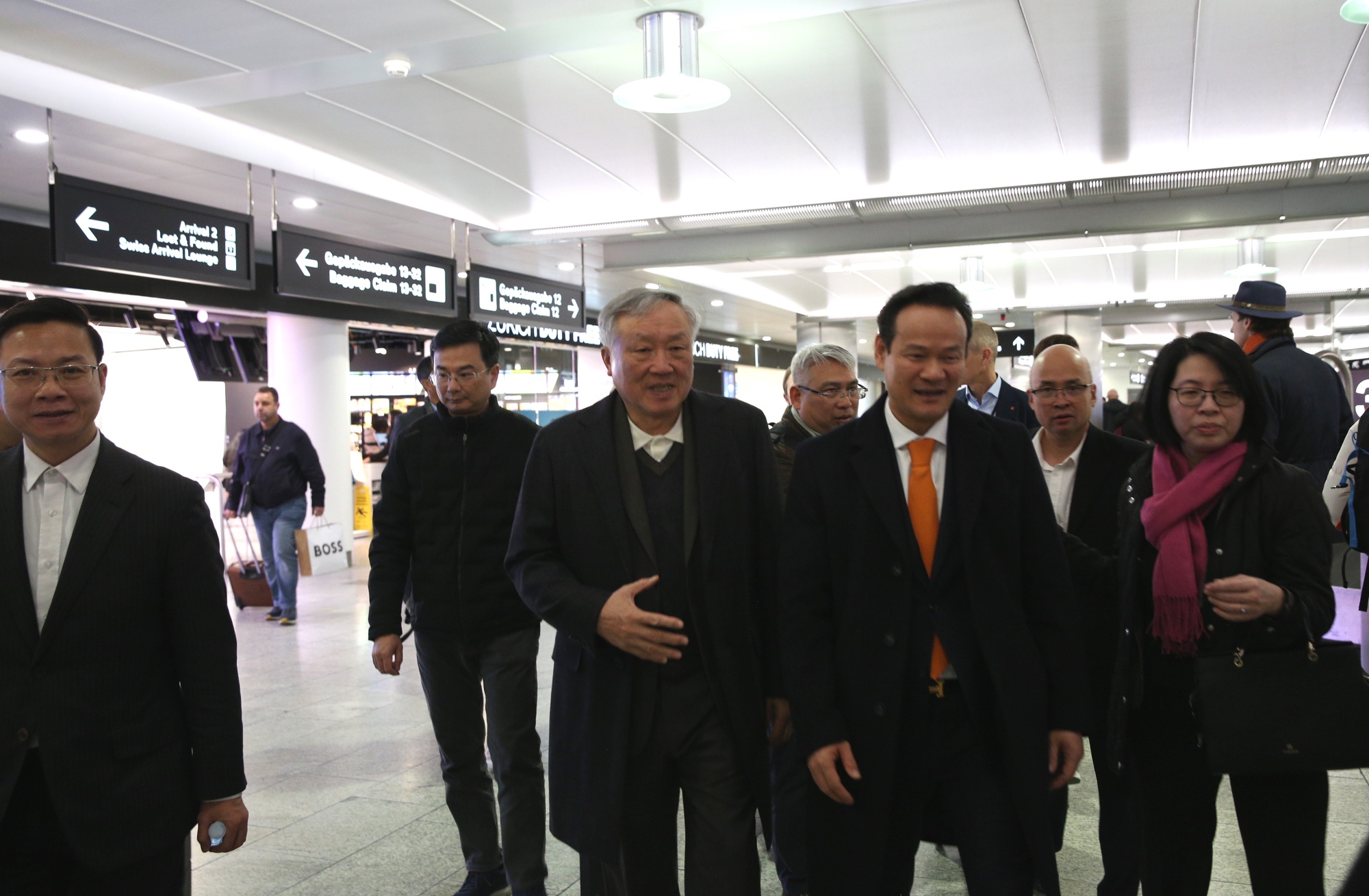 Phó Thủ tướng Thường trực Chính phủ Nguyễn Hoà Bình bắt đầu chuyến thăm làm việc tại Thụy Sĩ- Ảnh 2.