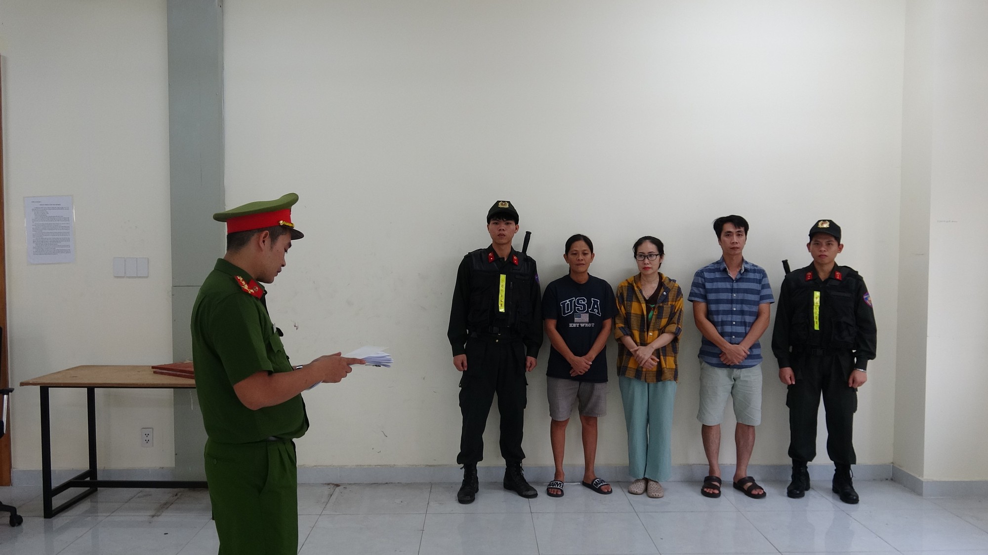 Triệt phá đường dây sản xuất, mua bán trái phép chất độc thạch tín dùng trong nha khoa- Ảnh 1.