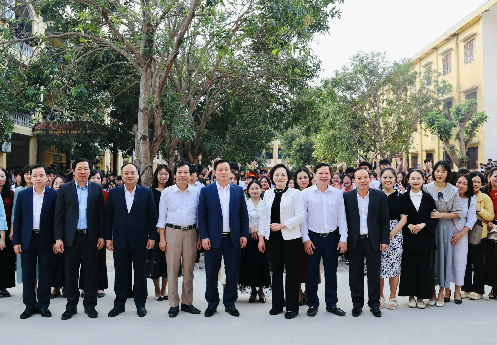 Phó Thủ tướng Phạm Thị Thanh Trà thăm, tặng quà Tết người có công, hộ nghèo, hộ khó khăn tại Nghệ An- Ảnh 7.