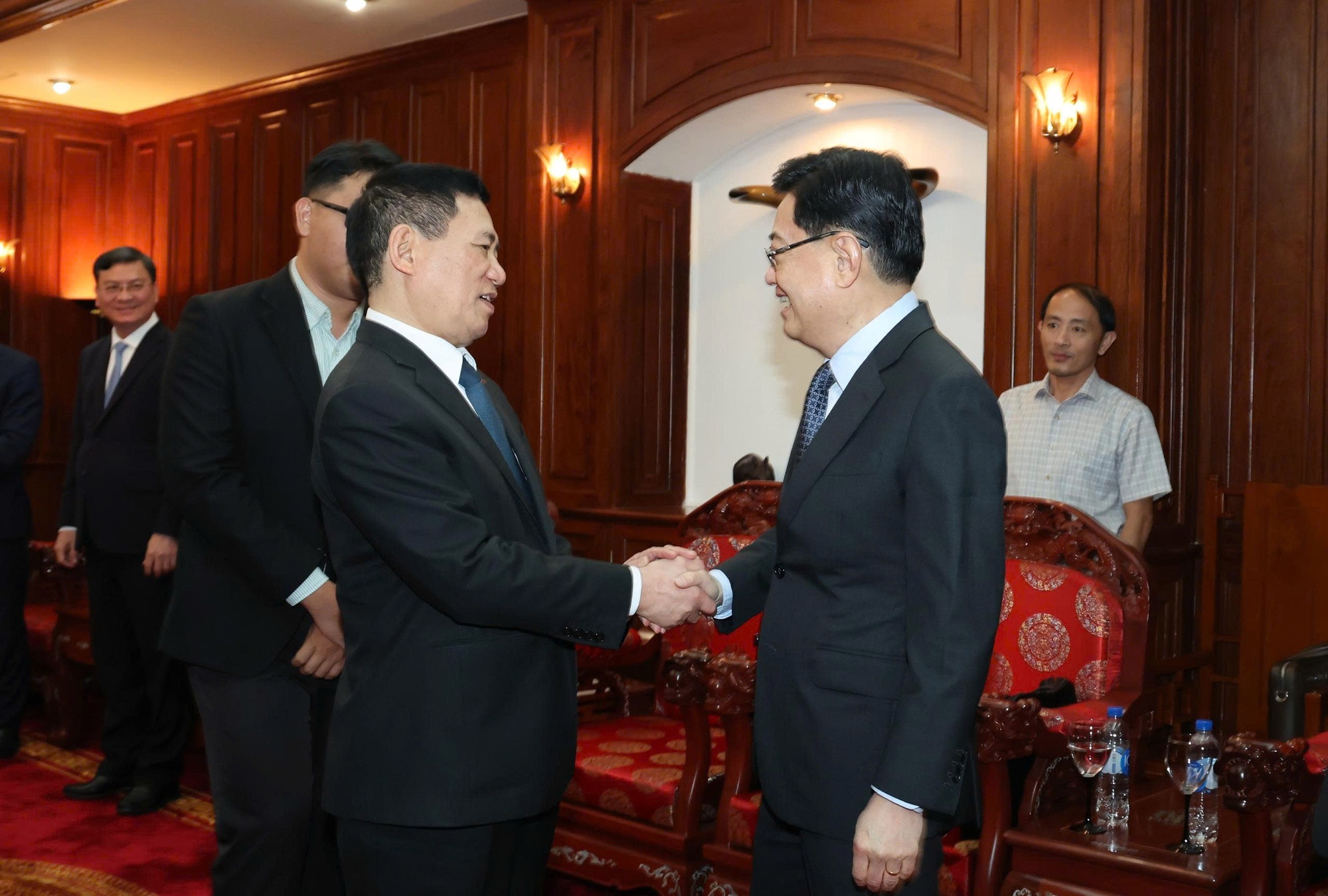 Phó Thủ tướng Hồ Đức Phớc tiếp Ngài Vương Thụy Kiệt, nguyên Phó Thủ tướng Singapore- Ảnh 1. Phó Thủ tướng Hồ Đức Phớc tiếp Ngài Vương Thụy Kiệt, nguyên Phó Thủ tướng Singapore- Ảnh 1.