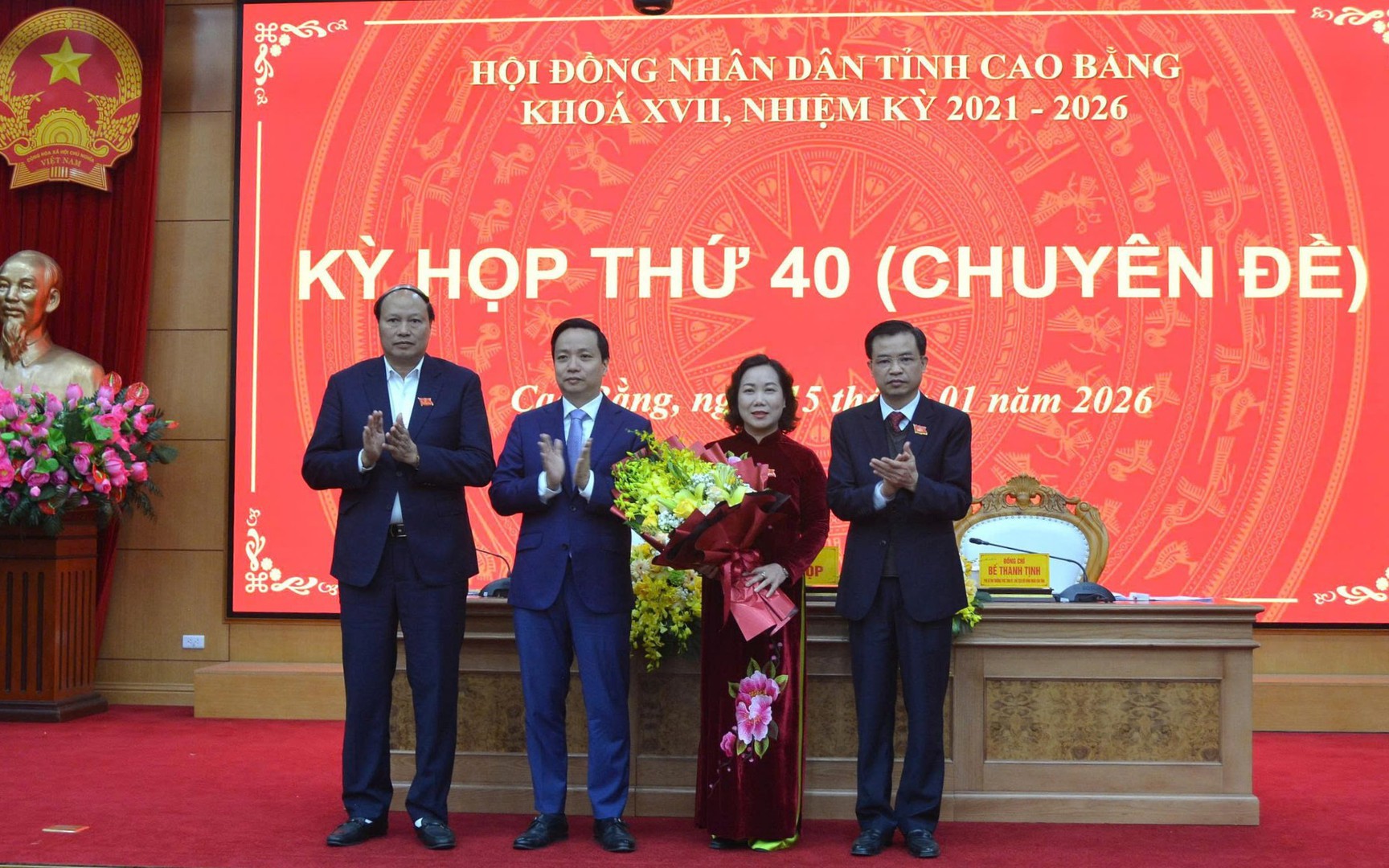 Phê chuẩn kết quả bầu chức vụ Phó Chủ tịch Ủy ban nhân dân tỉnh Cao Bằng