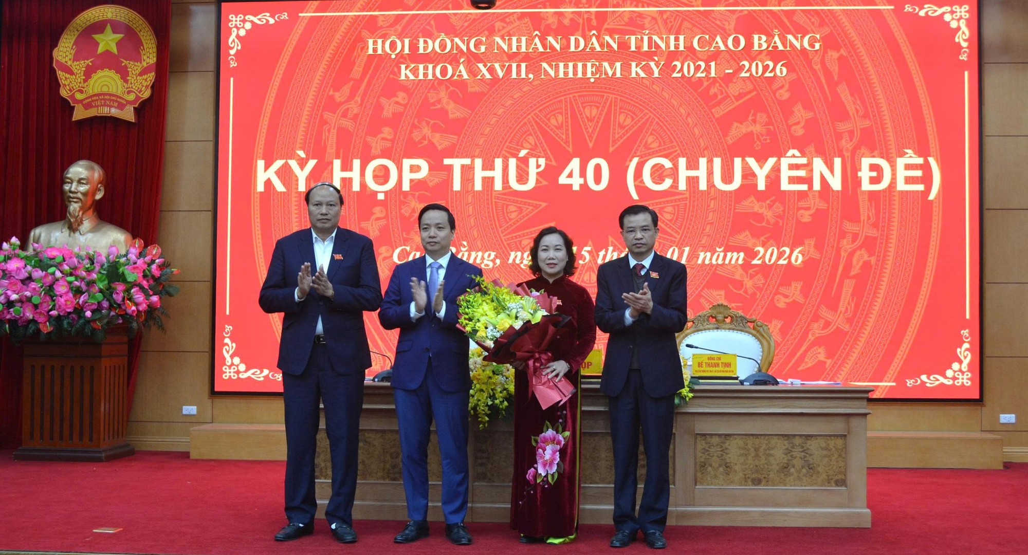 Phê chuẩn kết quả bầu chức vụ Phó Chủ tịch Ủy ban nhân dân tỉnh Cao Bằng- Ảnh 1.