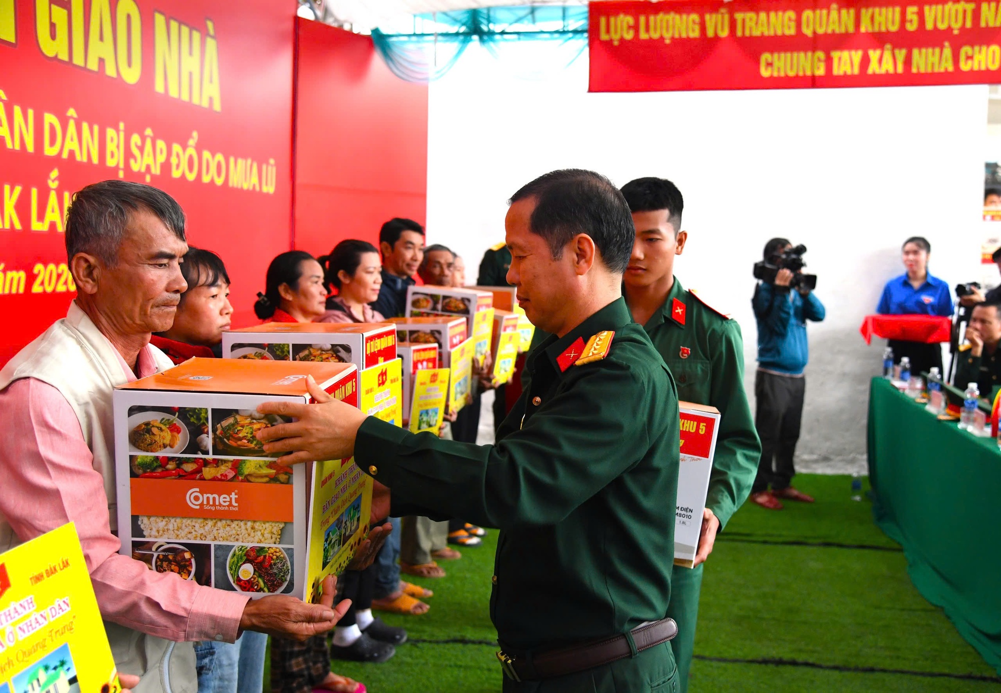 Quân khu 5 khánh thành, bàn giao 175 căn nhà xây mới thuộc 'Chiến dịch Quang Trung'- Ảnh 5.