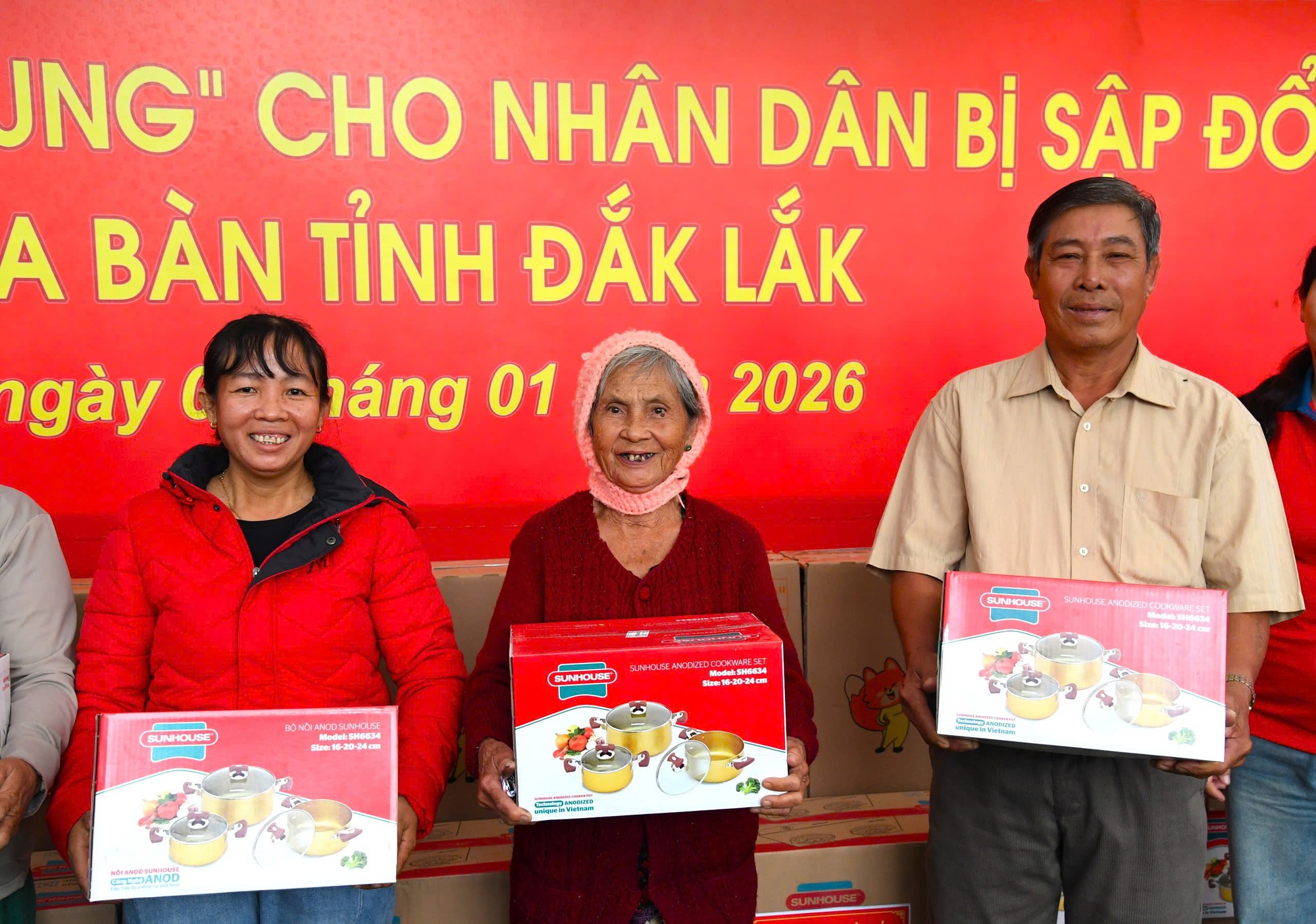 Quân khu 5 khánh thành, bàn giao 175 căn nhà xây mới thuộc 'Chiến dịch Quang Trung'- Ảnh 3.