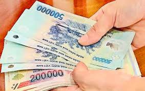 Nhân viên hợp đồng có được hưởng chế độ tiền thưởng?