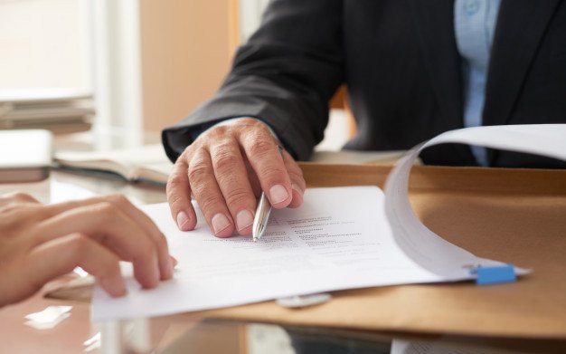 Người lao động cần ký hợp đồng để bảo vệ quyền lợi của mình