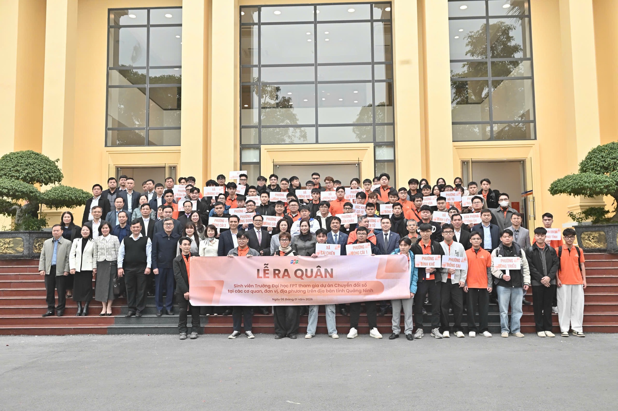 Quảng Ninh phối hợp FPT đưa sinh viên về xã, phường hỗ trợ triển khai Nghị quyết 57- Ảnh 2.