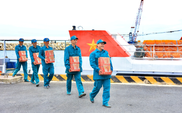 Masan: Mang Tết ấm áp đến quân và dân vùng biên giới- Ảnh 4. Masan: Mang Tết ấm áp đến quân và dân vùng biên giới- Ảnh 4.