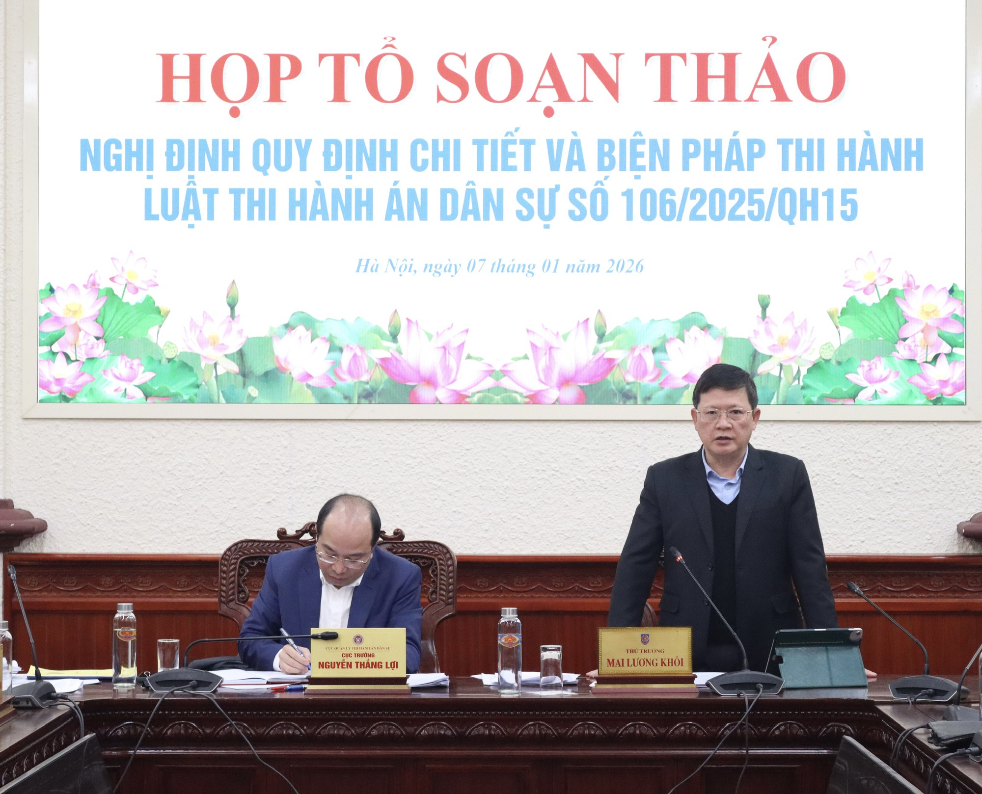 Cần nghiên cứu quy định việc gửi yêu cầu thi hành án qua VNeID- Ảnh 1.