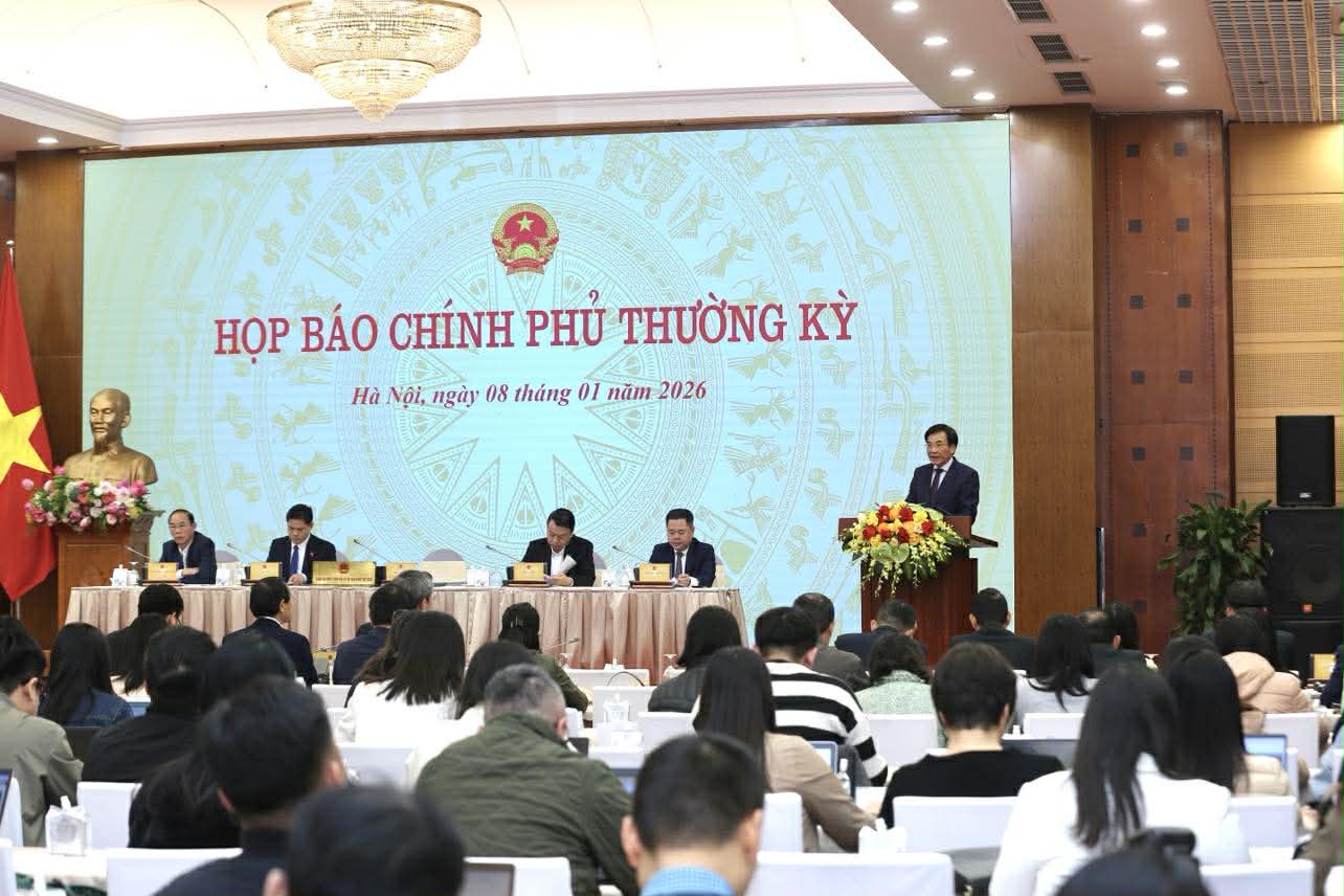 Họp báo Chính phủ thường kỳ tháng 12: Vượt toàn bộ 15/15 chỉ tiêu chủ yếu năm 2025- Ảnh 2. Họp báo Chính phủ thường kỳ tháng 12: Vượt toàn bộ 15/15 chỉ tiêu chủ yếu năm 2025- Ảnh 2.