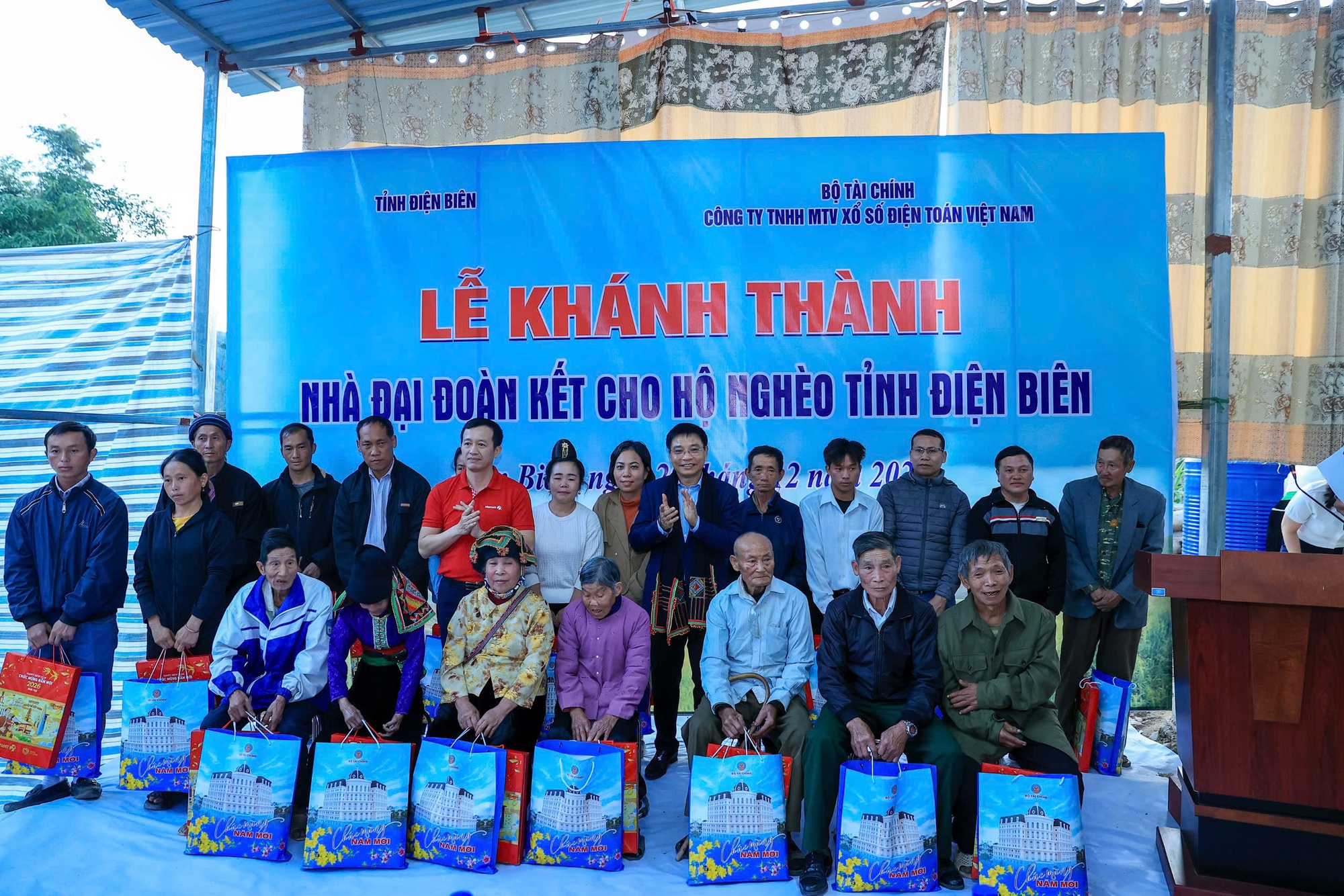 Hơn 32 triệu lượt trúng thưởng, Vietlott trả hơn 5.342 tỷ đồng năm 2025- Ảnh 1. Hơn 32 triệu lượt trúng thưởng, Vietlott trả hơn 5.342 tỷ đồng năm 2025- Ảnh 1.