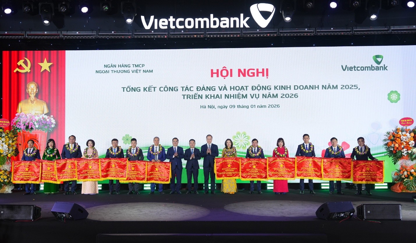 Vietcombank năm 2025: Tăng trưởng có chọn lọc, tổng tài sản đạt 2,48 triệu tỷ đồng- Ảnh 3. Vietcombank năm 2025: Tăng trưởng có chọn lọc, tổng tài sản đạt 2,48 triệu tỷ đồng- Ảnh 3.