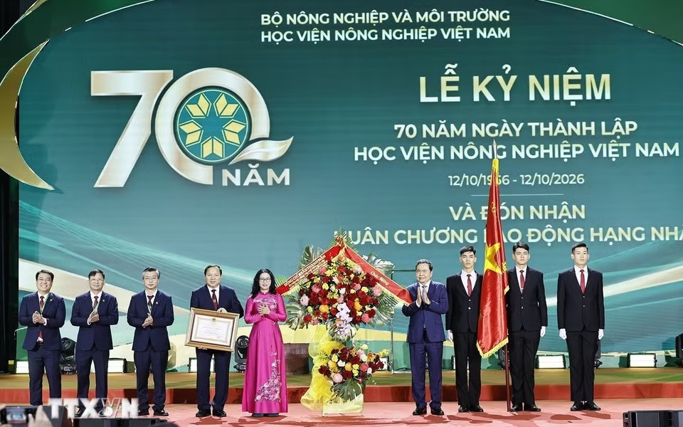 Chủ tịch Quốc hội Trần Thanh Mẫn: Đưa tri thức từ giảng đường đến đồng ruộng