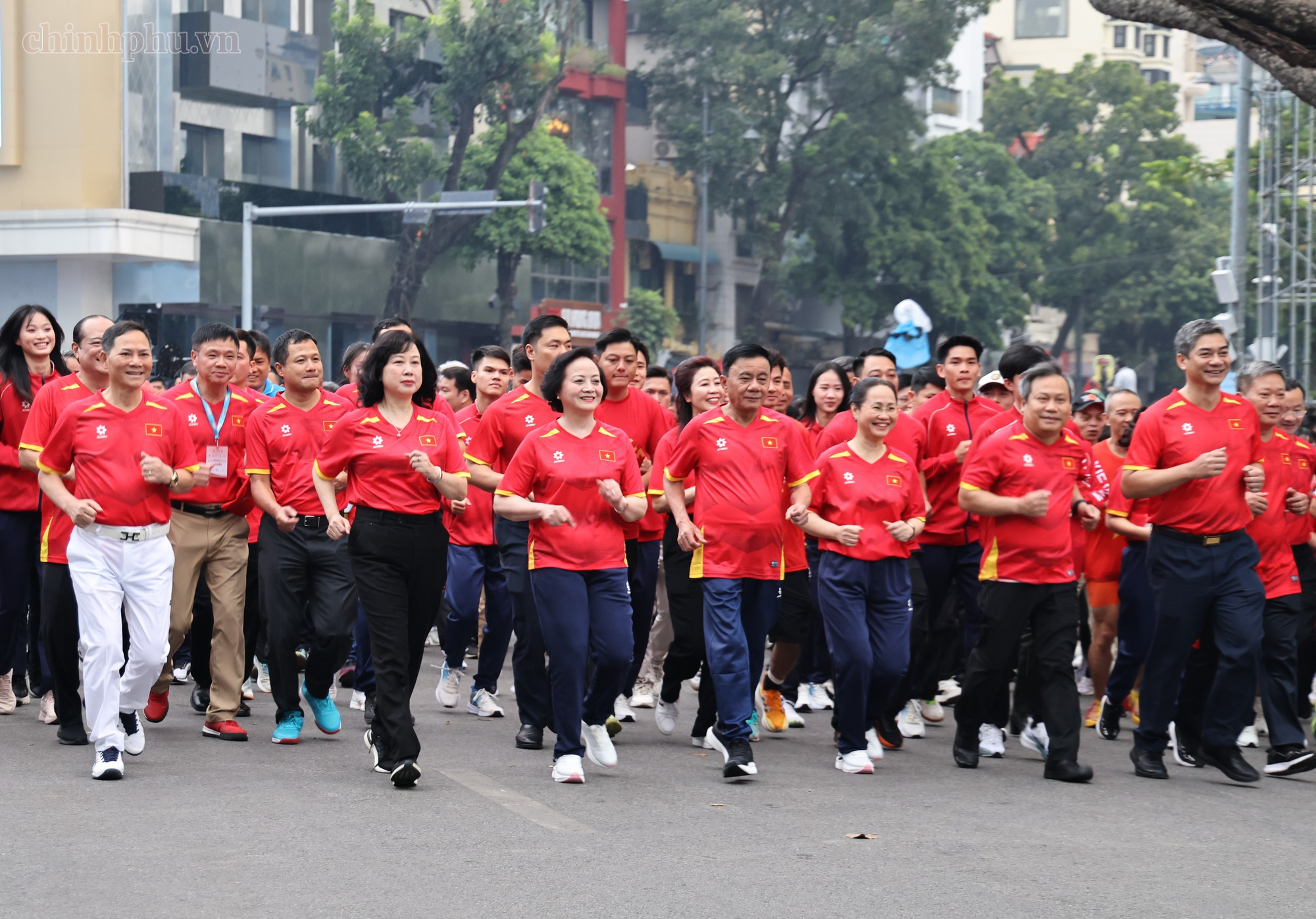 Toàn dân luyện tập thể thao vì sức khỏe nhân dân, vì một Việt Nam khỏe mạnh và cường thịnh- Ảnh 1.