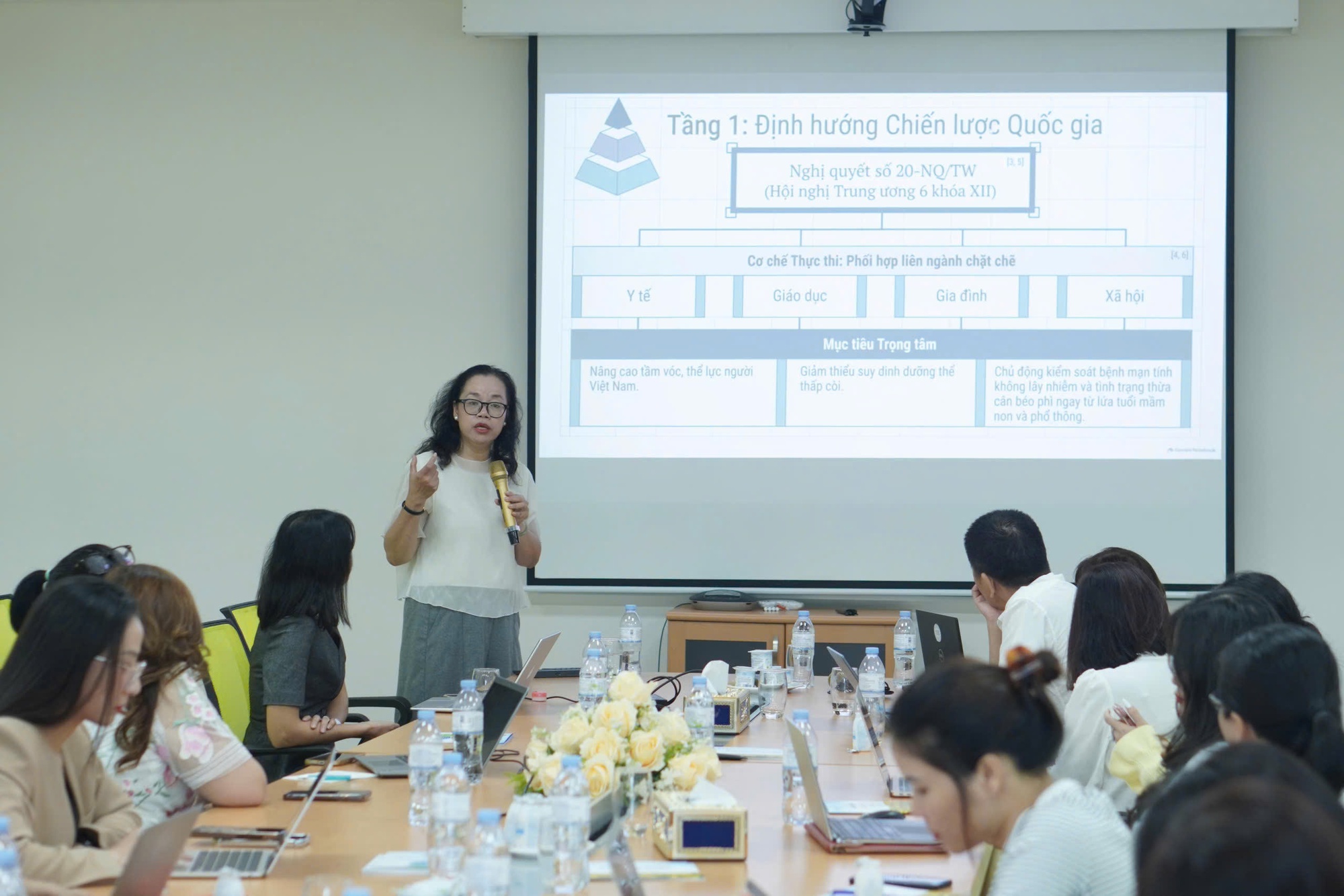 Cần chuẩn hóa bữa ăn học đường vì sức khỏe học sinh- Ảnh 2.